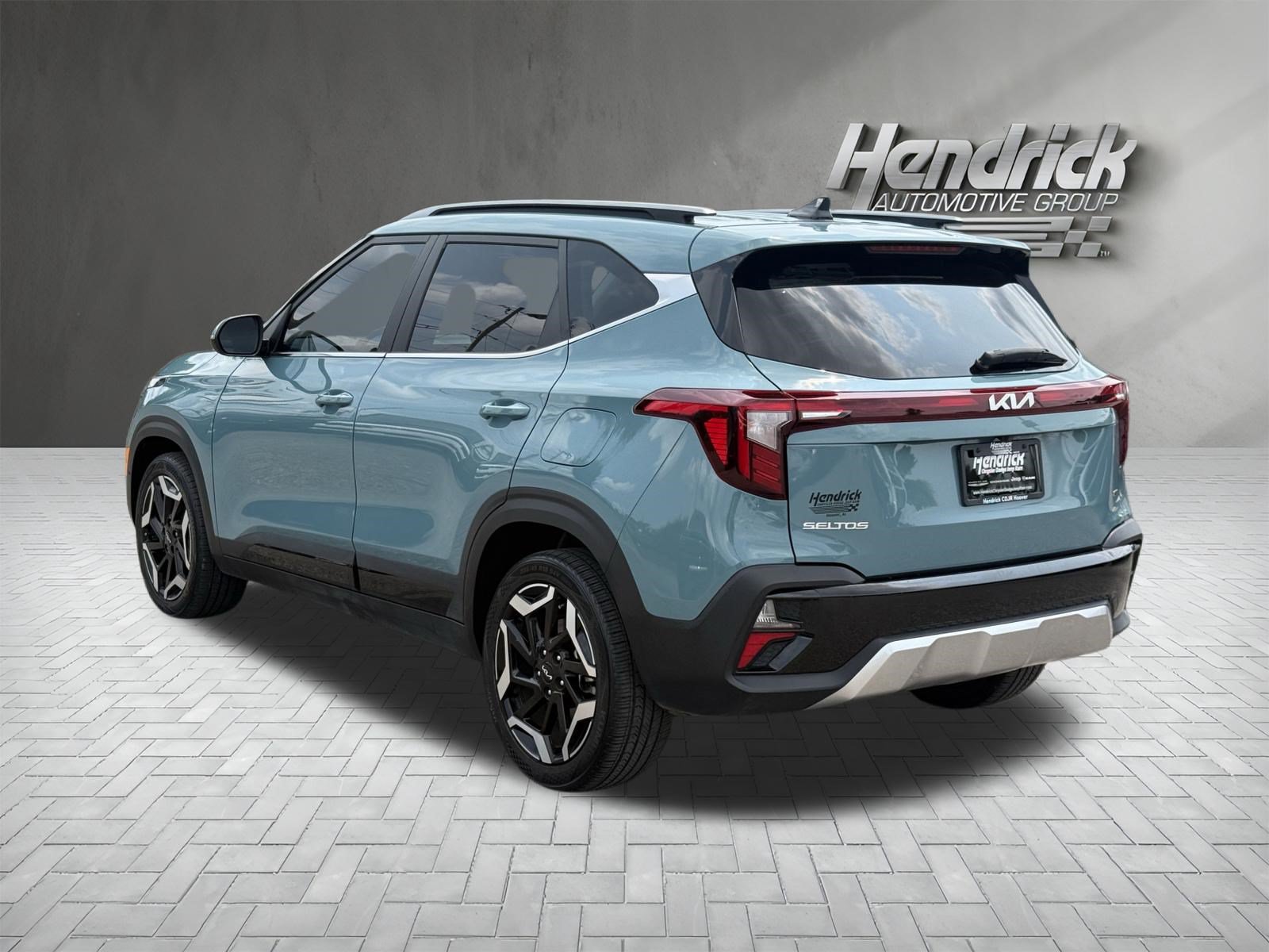Used 2024 Kia Seltos SX w/ SX Sunroof Package AWD/4WD image 8