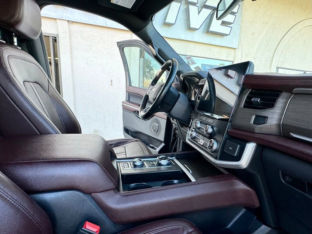 Used 2023 Ford Expedition Max Limited image 30