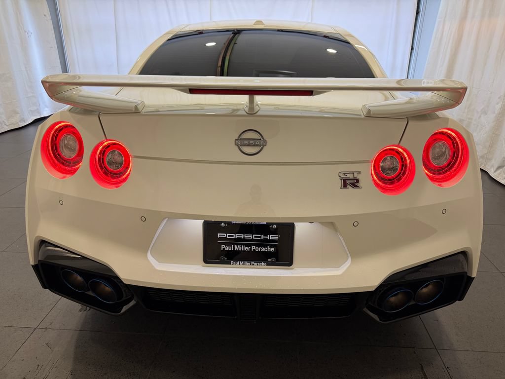 Used 2024 Nissan GT-R Premium w/ Floor Mat Package AWD/4WD image 9