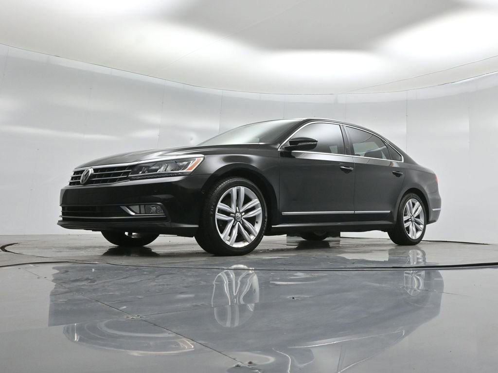 Used 2016 Volkswagen Passat 3.6 SEL Premium image 42