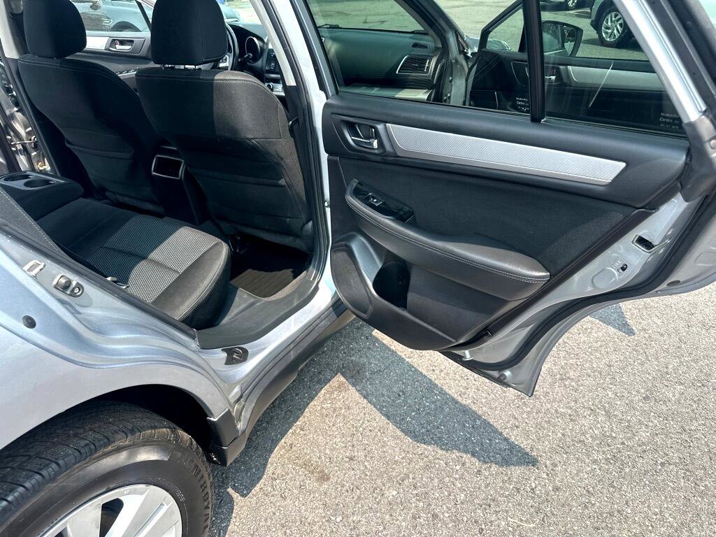 Used 2017 Subaru Outback 2.5i Premium image 29