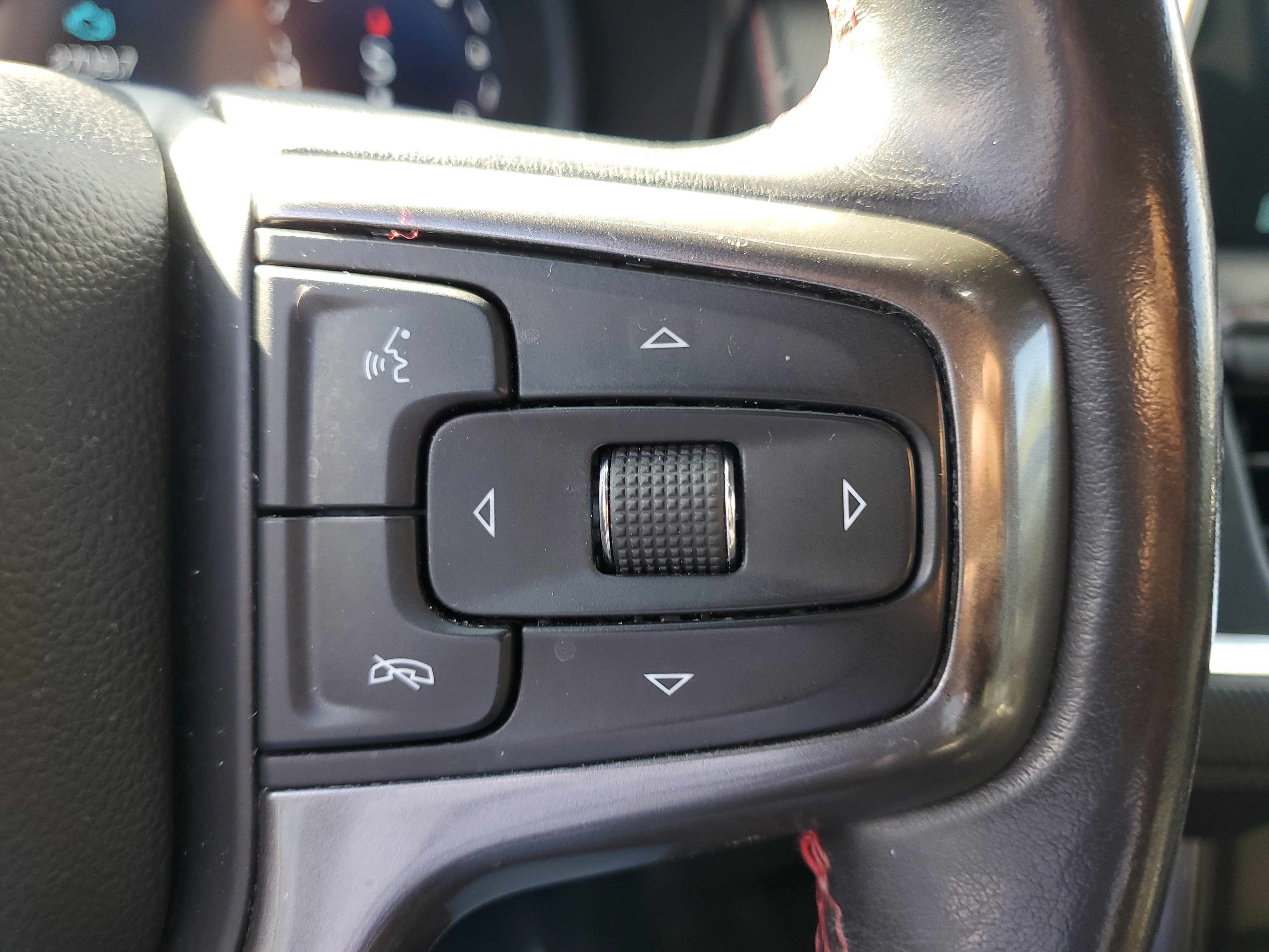 Used 2023 Chevrolet Suburban RST w/ Luxury Package image 18