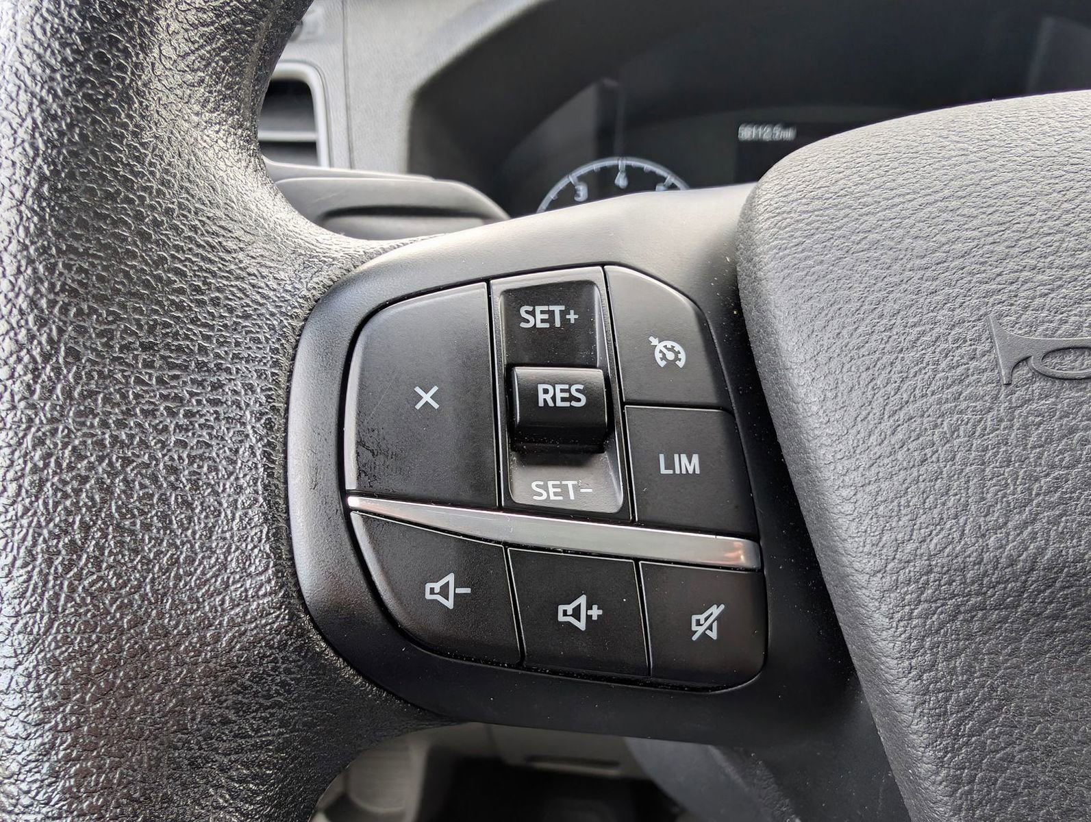 Used 2023 Ford Transit 350 XLT image 10