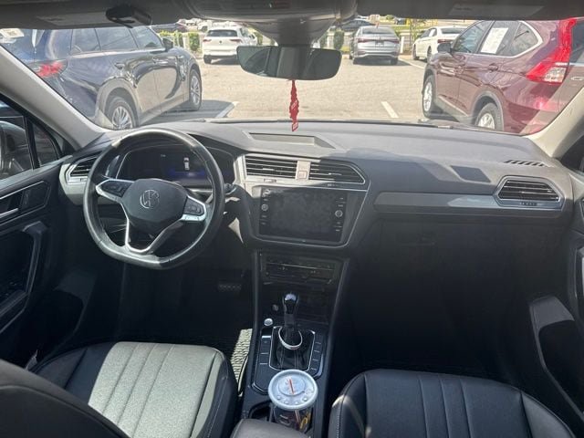 Certified 2023 Volkswagen Tiguan SE w/ Panoramic Sunroof Package FWD image 12