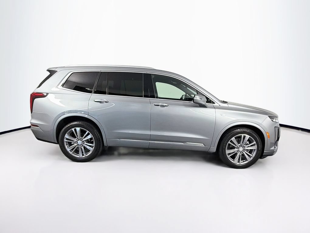 Used 2025 Cadillac XT6 Premium Luxury FWD image 11