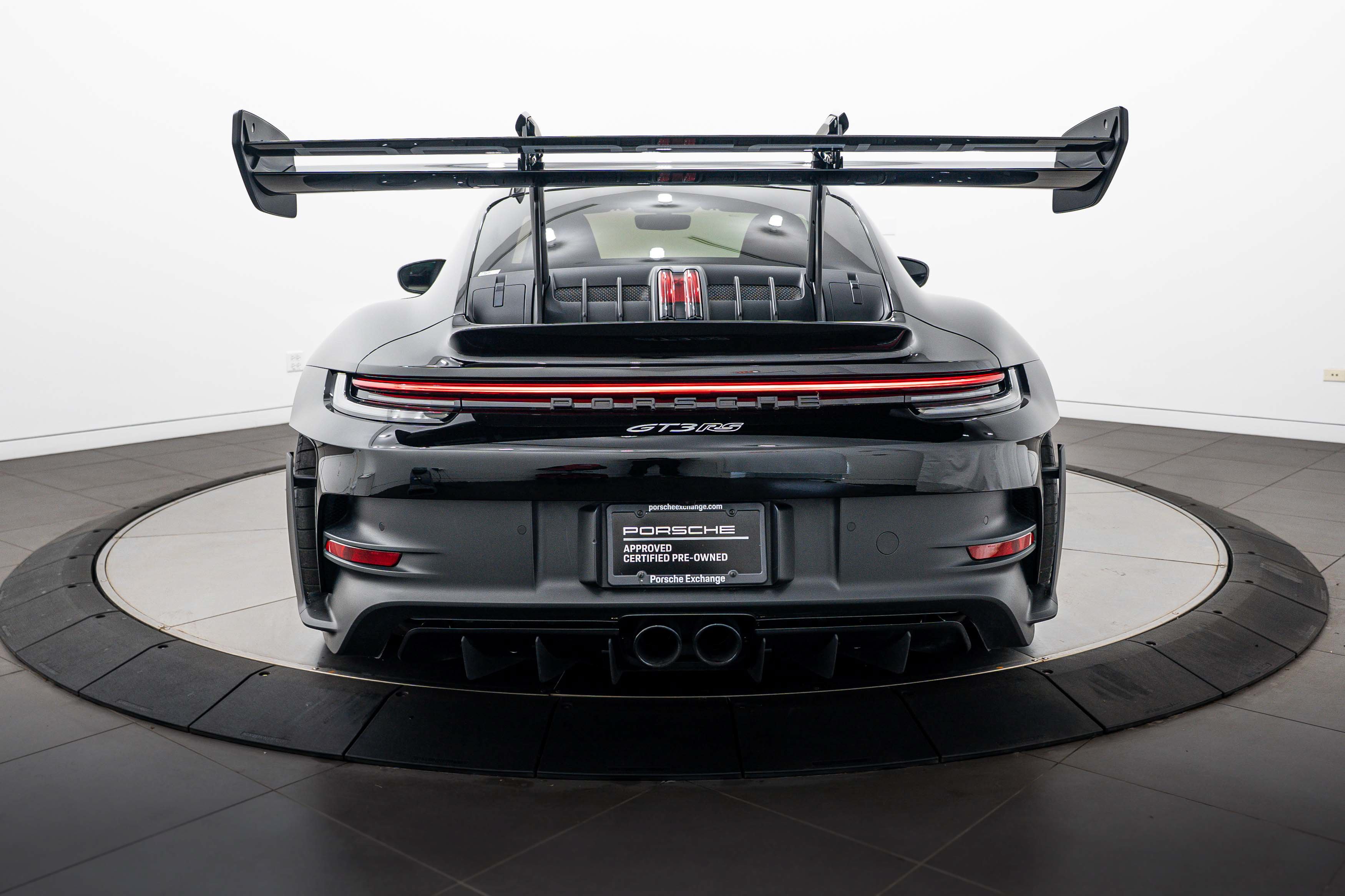 Certified 2023 Porsche 911 GT3 RS RWD image 6