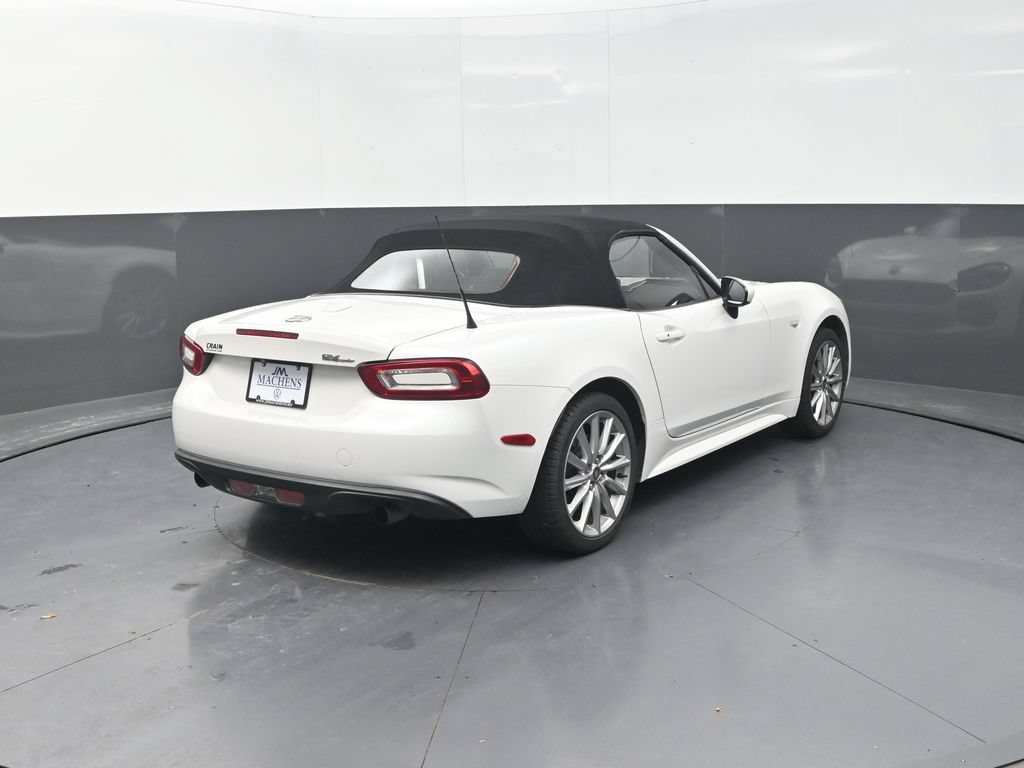 Used 2019 FIAT 124 Spider Lusso w/ Navigation & Sound Group RWD image 11