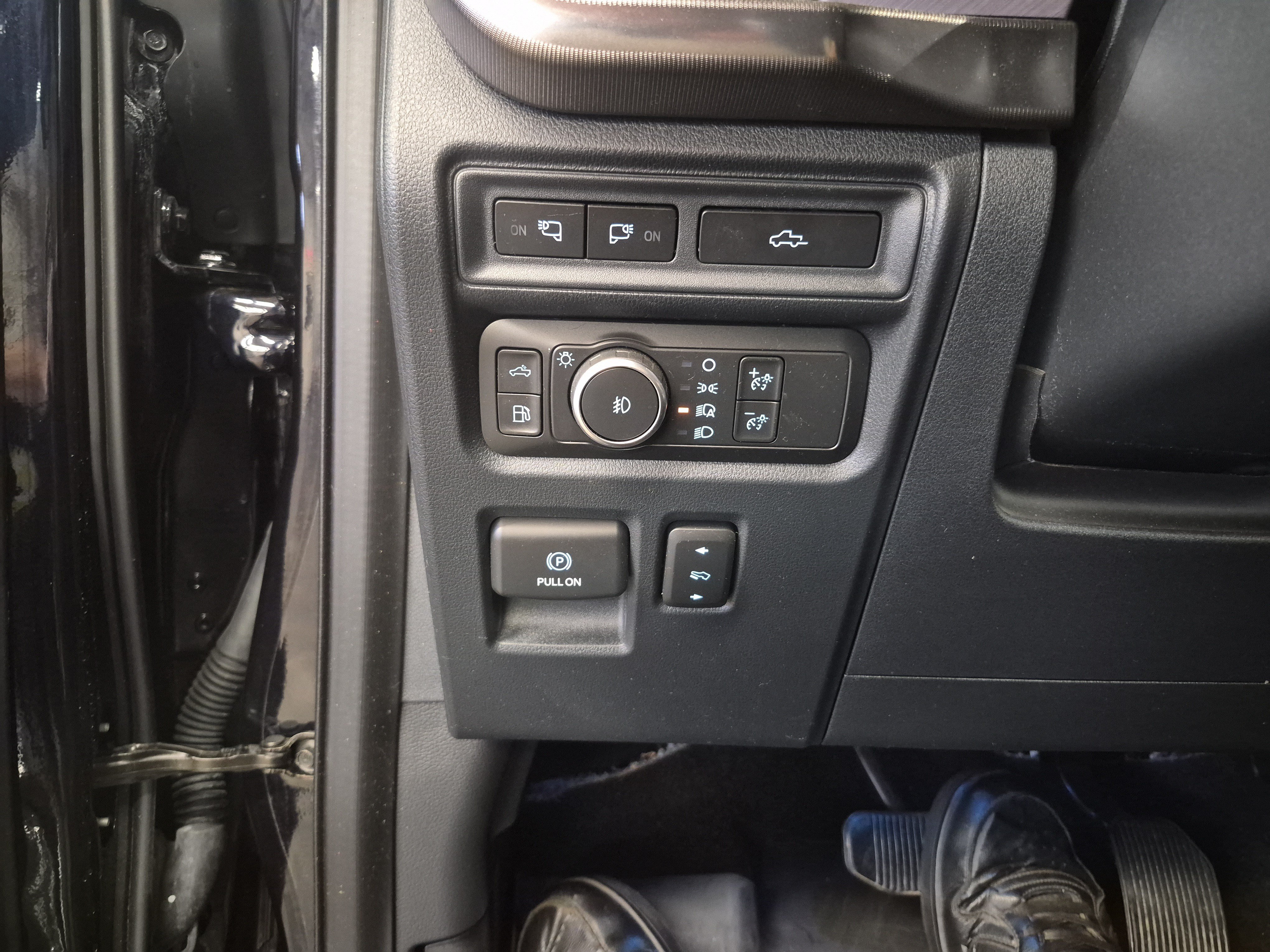 Used 2021 Ford F150 Platinum w/ Equipment Group 701A High AWD/4WD image 25