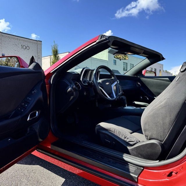Used 2015 Chevrolet Camaro LT image 17