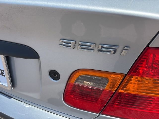 Used 2004 BMW 325i Sedan RWD image 7