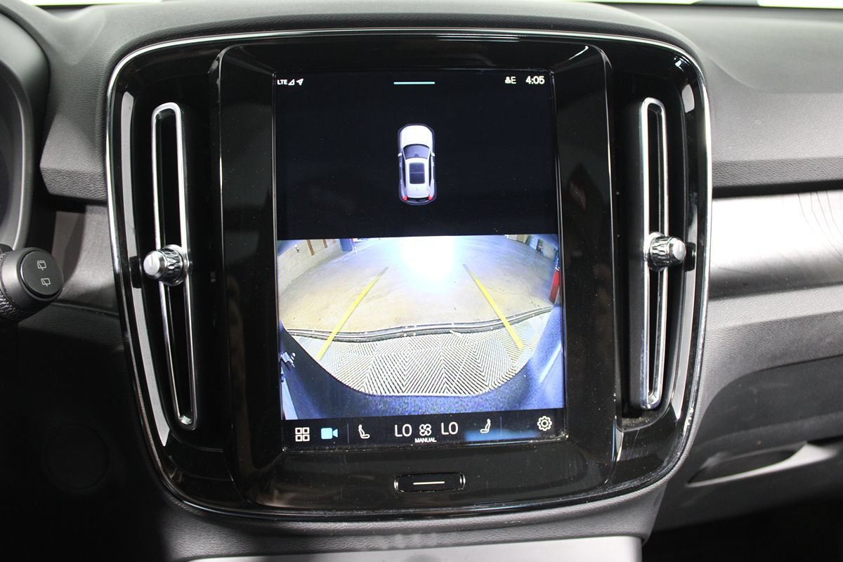Used 2023 Volvo XC40 Recharge Plus w/ Protection Package Premier AWD/4WD image 16