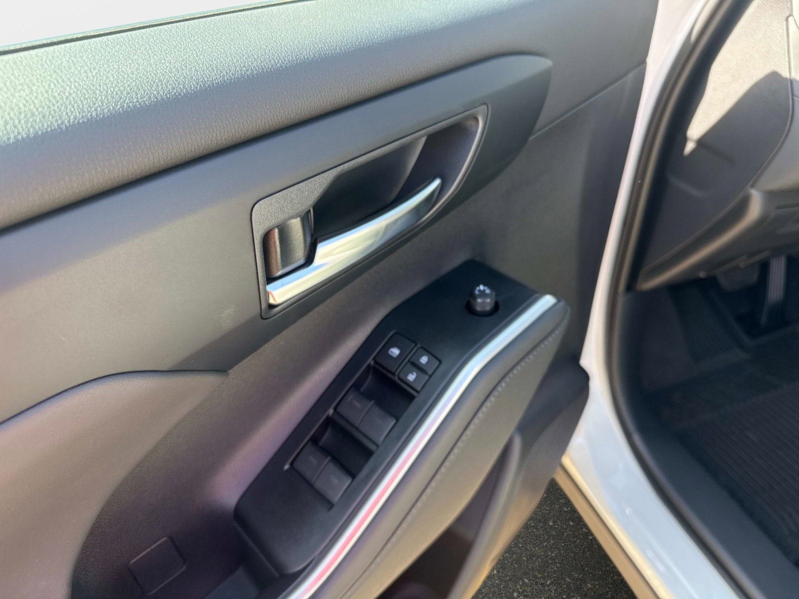 New 2026 Toyota Highlander XLE image 18