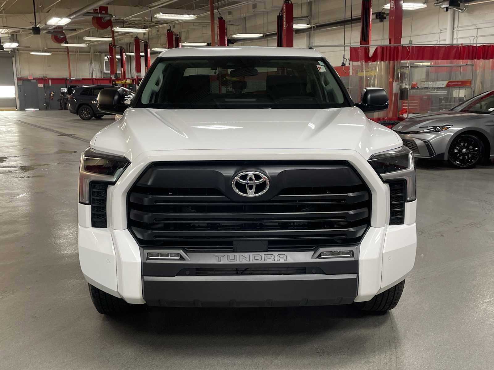 Used 2024 Toyota Tundra Limited w/ Power Package AWD/4WD image 3