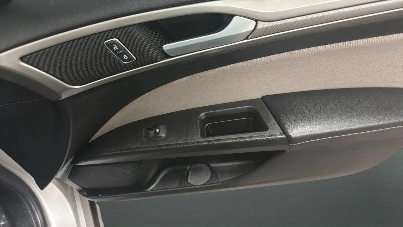 Used 2017 Ford Fusion S FWD image 16