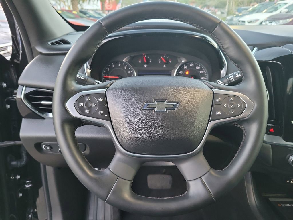 Used 2023 Chevrolet Traverse RS image 17