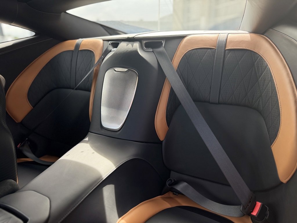 Used 2025 Aston Martin DB12 Coupe image 8