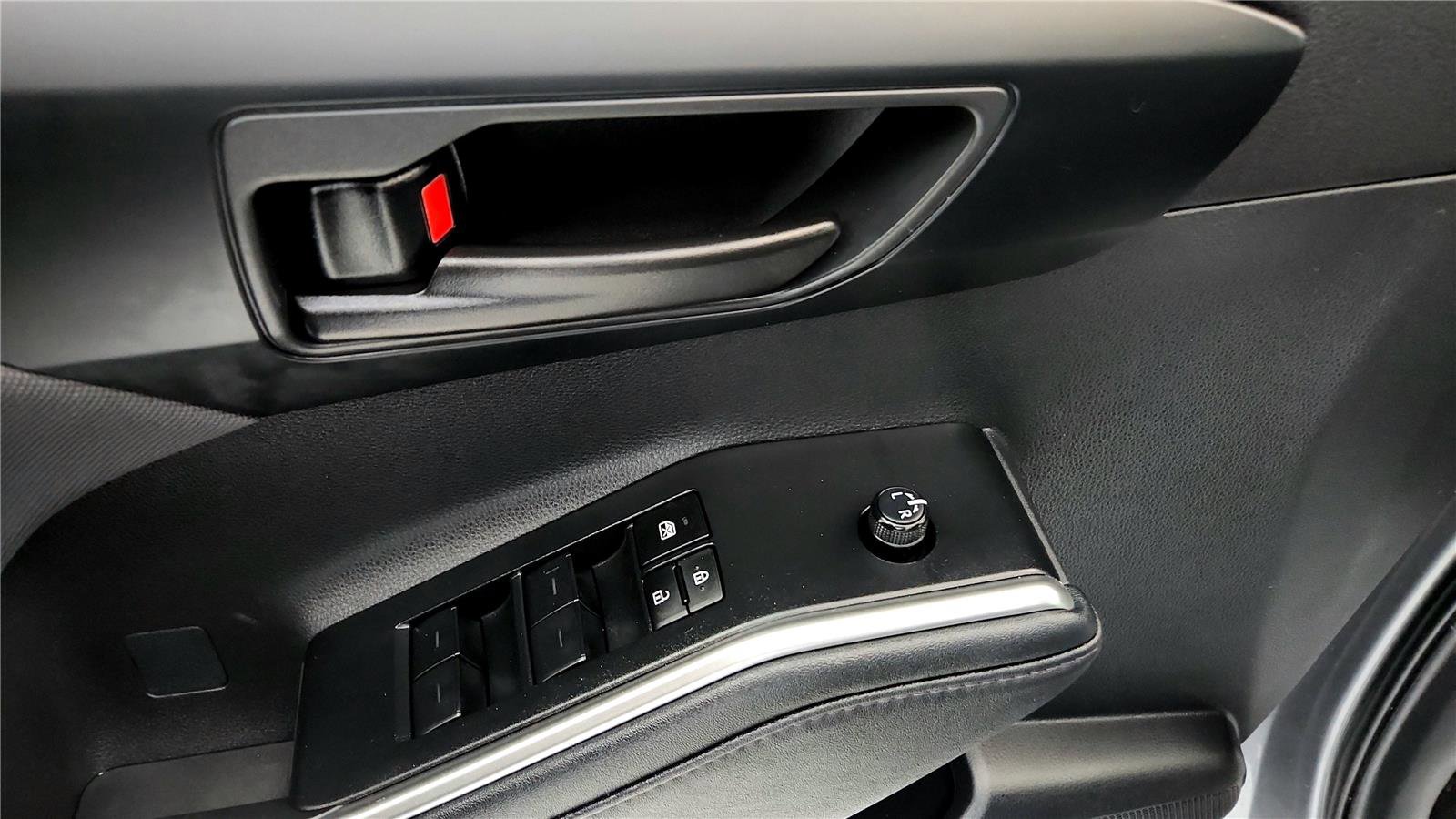 Certified 2023 Toyota Highlander L image 23