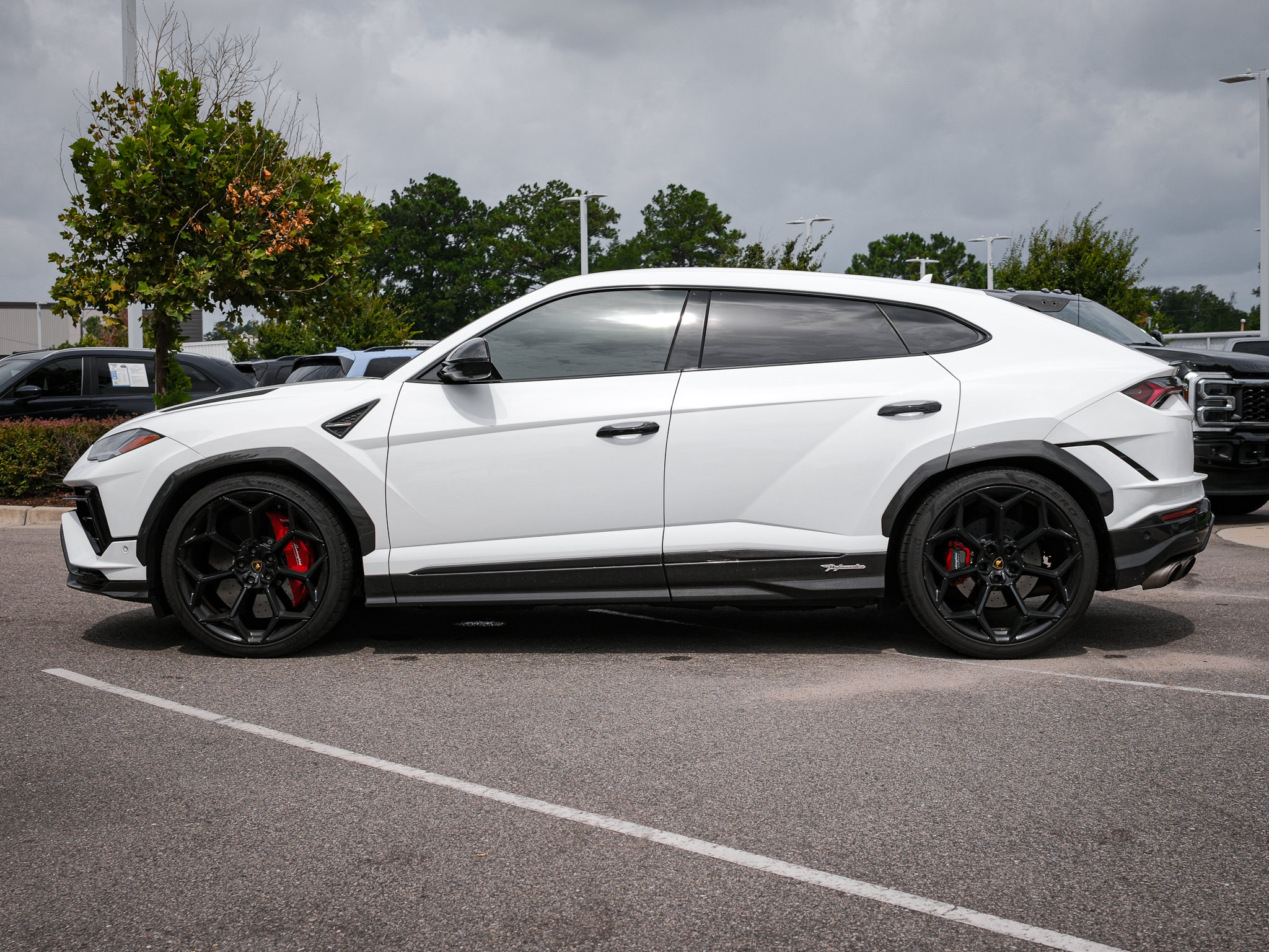 Used 2023 Lamborghini Urus Performante AWD/4WD image 7