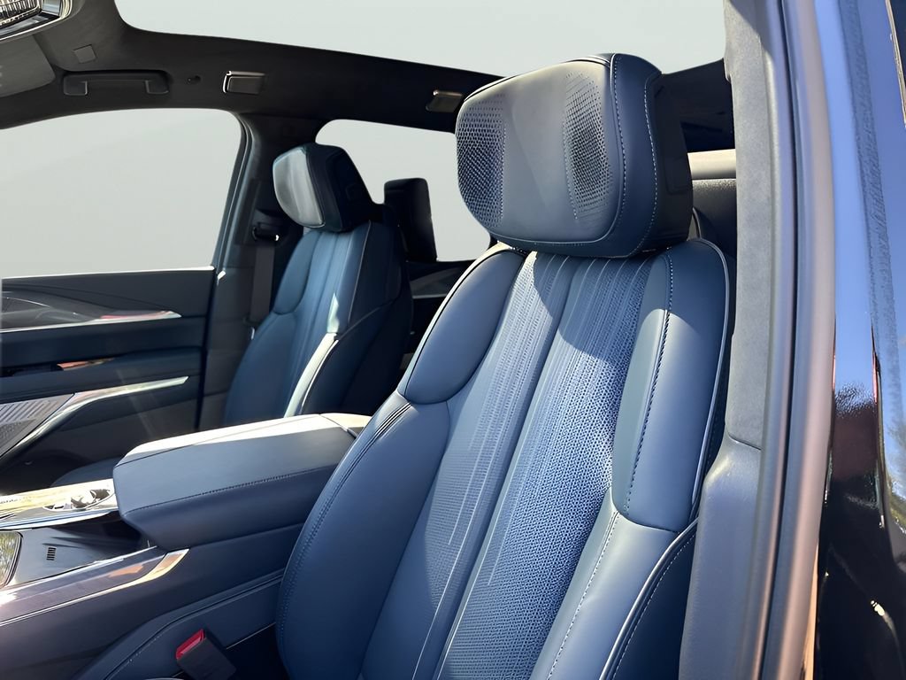 New 2026 Cadillac Escalade IQ Luxury 2 w/ LPO, Floor Liner Package AWD/4WD image 39