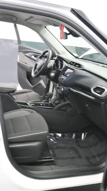 Used 2023 Chevrolet TrailBlazer LS AWD/4WD image 10