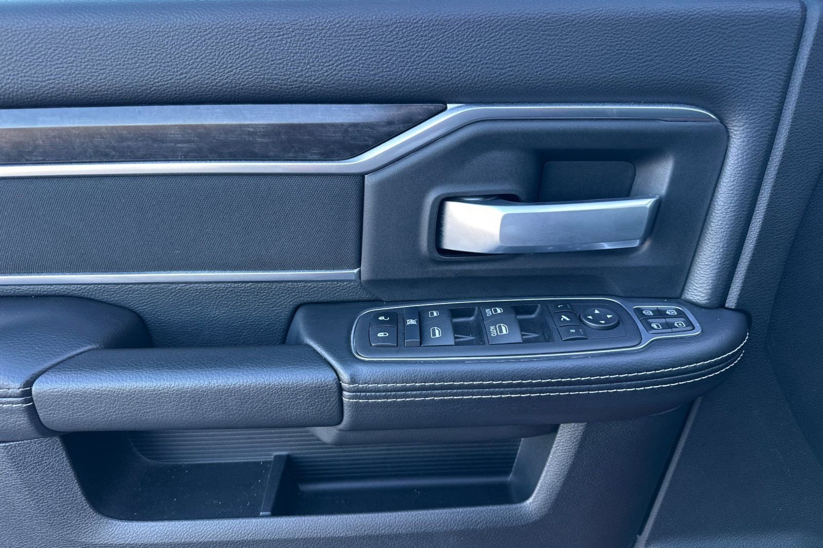 Used 2024 RAM 2500 Big Horn w/ Bed Utility Group image 12