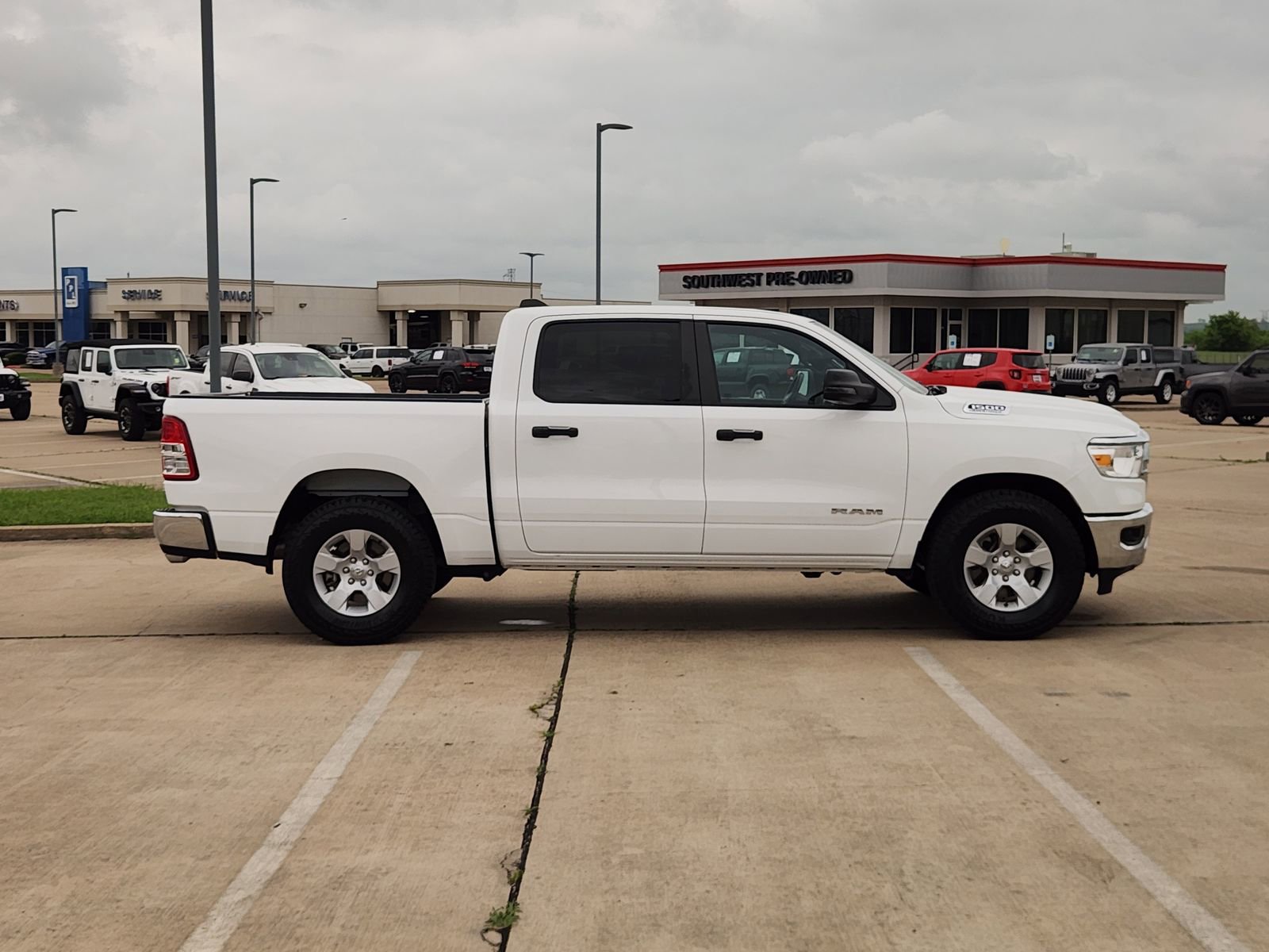 Used 2023 RAM 1500 Big Horn AWD/4WD image 7