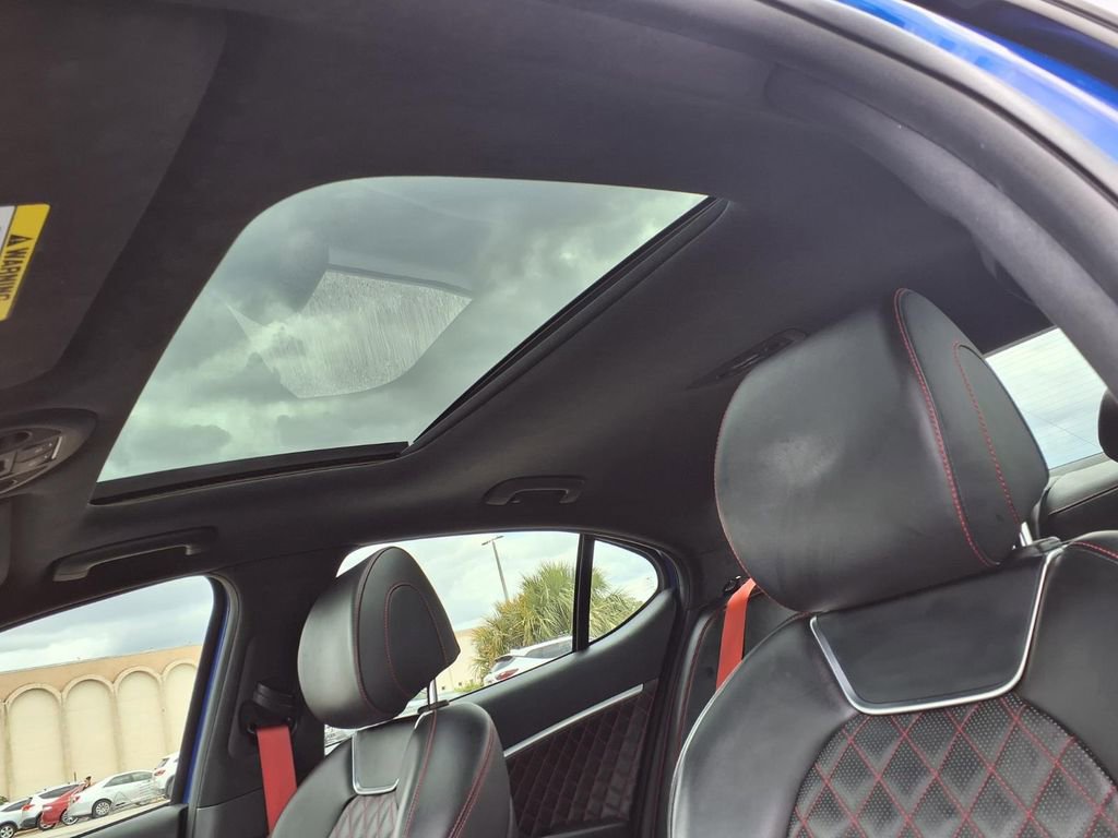 Used 2022 Genesis G70 3.3T RWD image 26