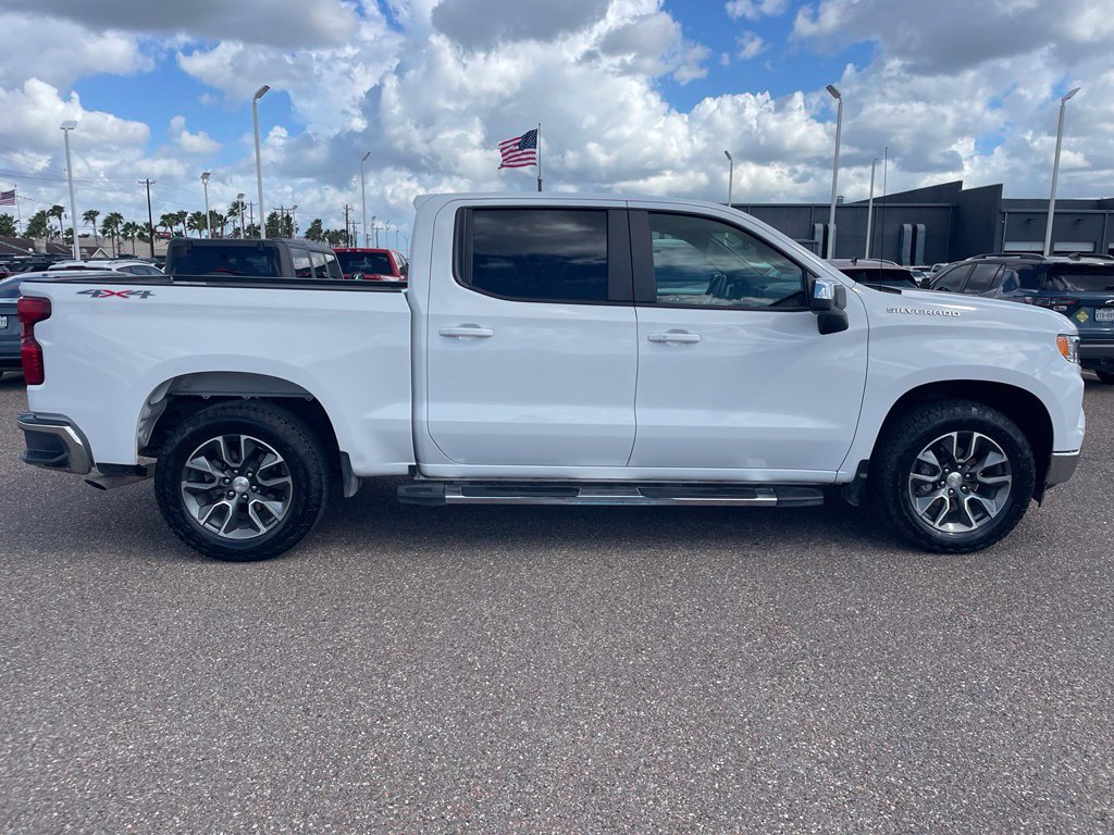 Used 2023 Chevrolet Silverado 1500 LT AWD/4WD image 2