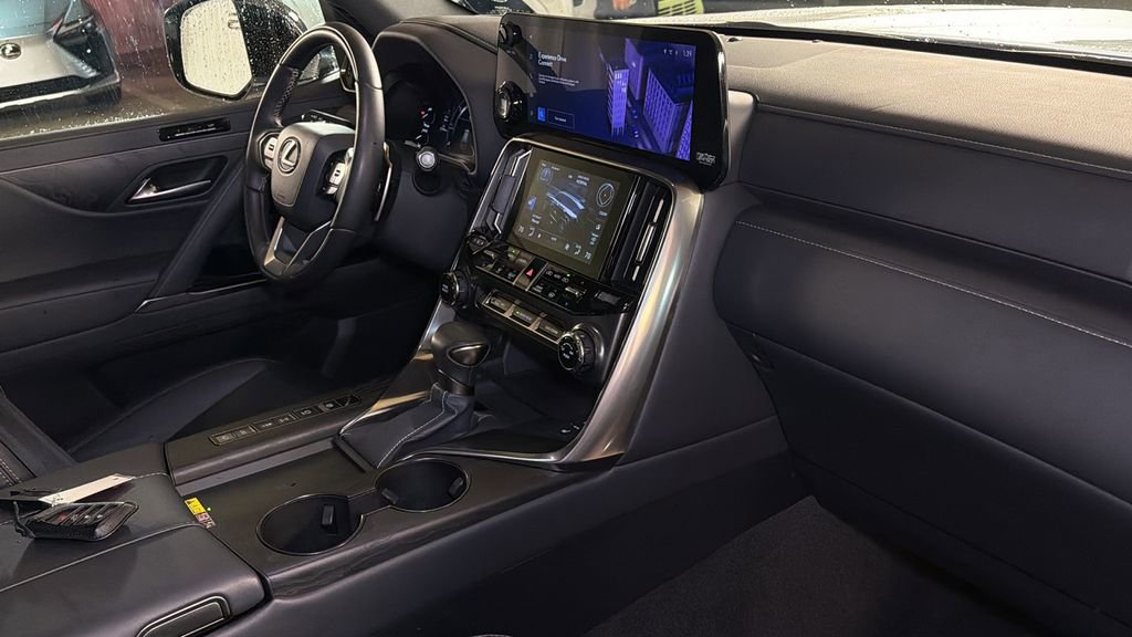 Used 2024 Lexus LX 600 4WD w/ Appearance Package image 11