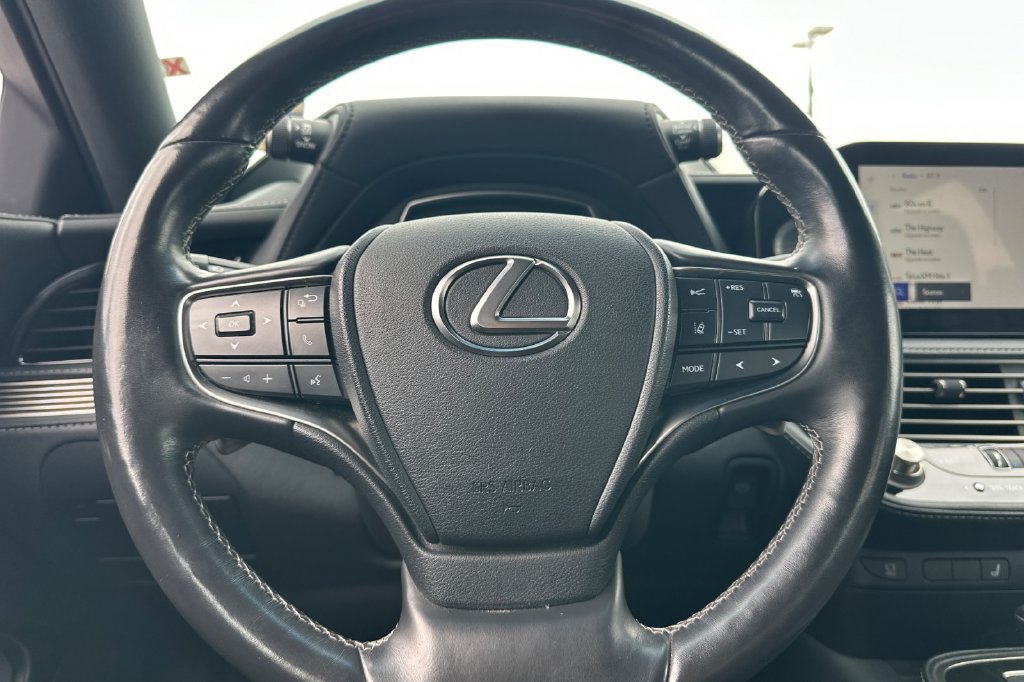 Used 2023 Lexus LS 500 w/ Accessory Package (Z1) RWD image 25