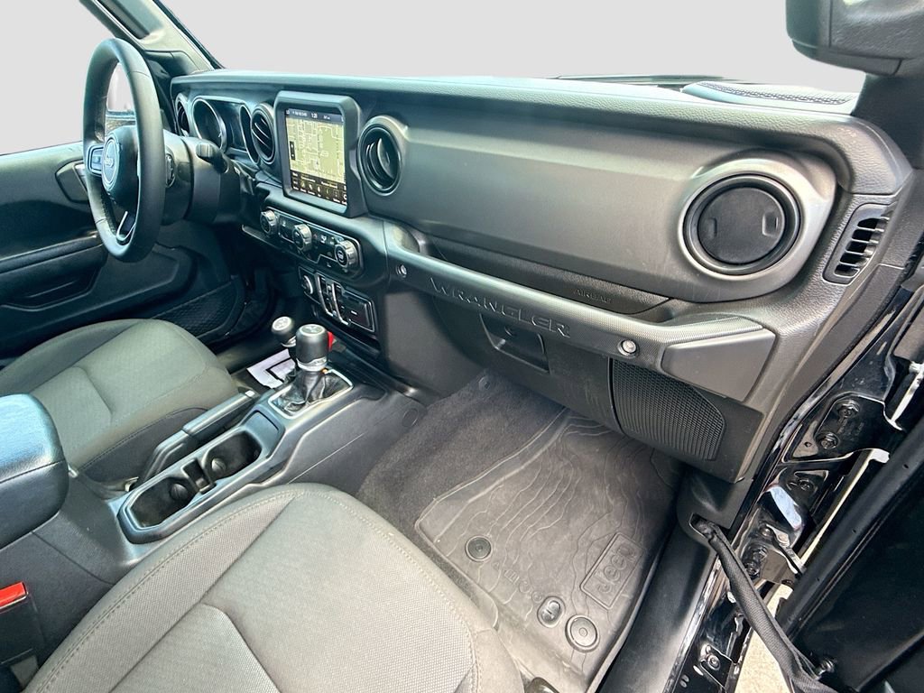 Used 2023 Jeep Wrangler Unlimited w/ Sun & Screen Package AWD/4WD image 33
