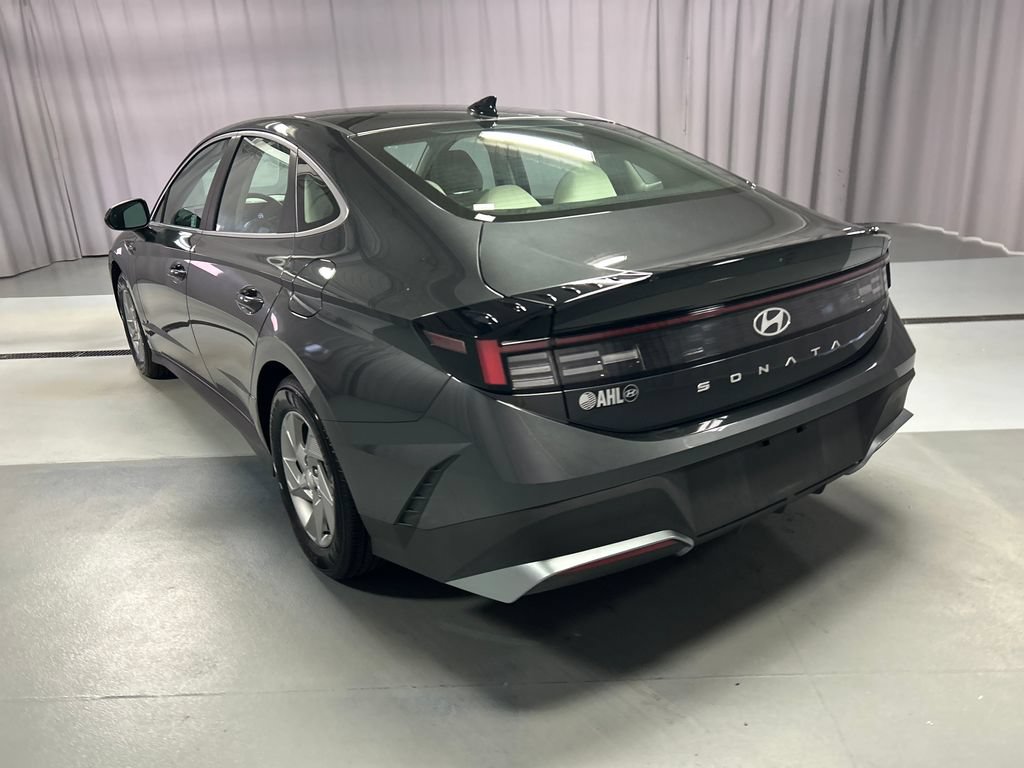 Used 2025 Hyundai Sonata SE FWD image 5