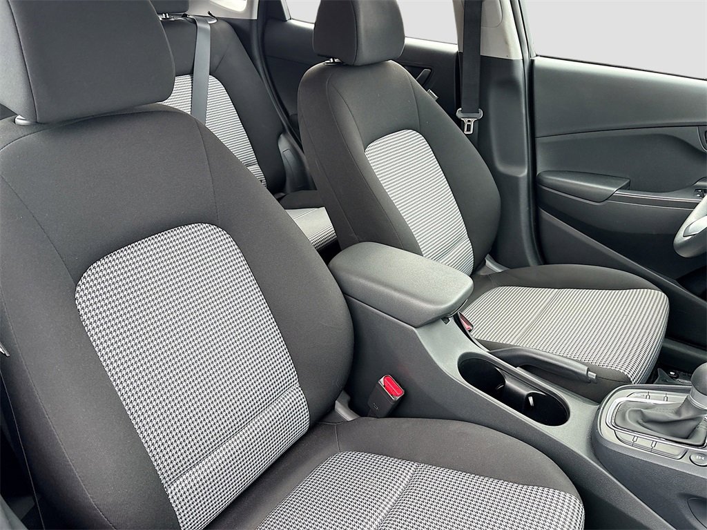 Used 2023 Hyundai Kona SE image 25