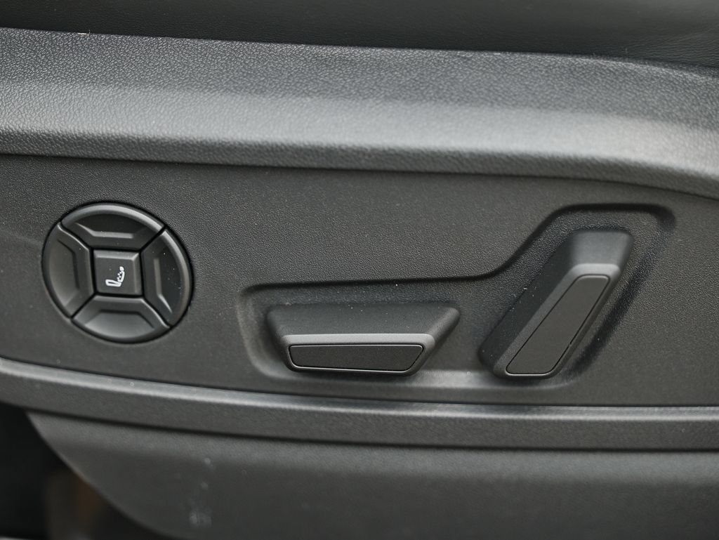 New 2026 Audi SQ5 Prestige AWD/4WD image 21