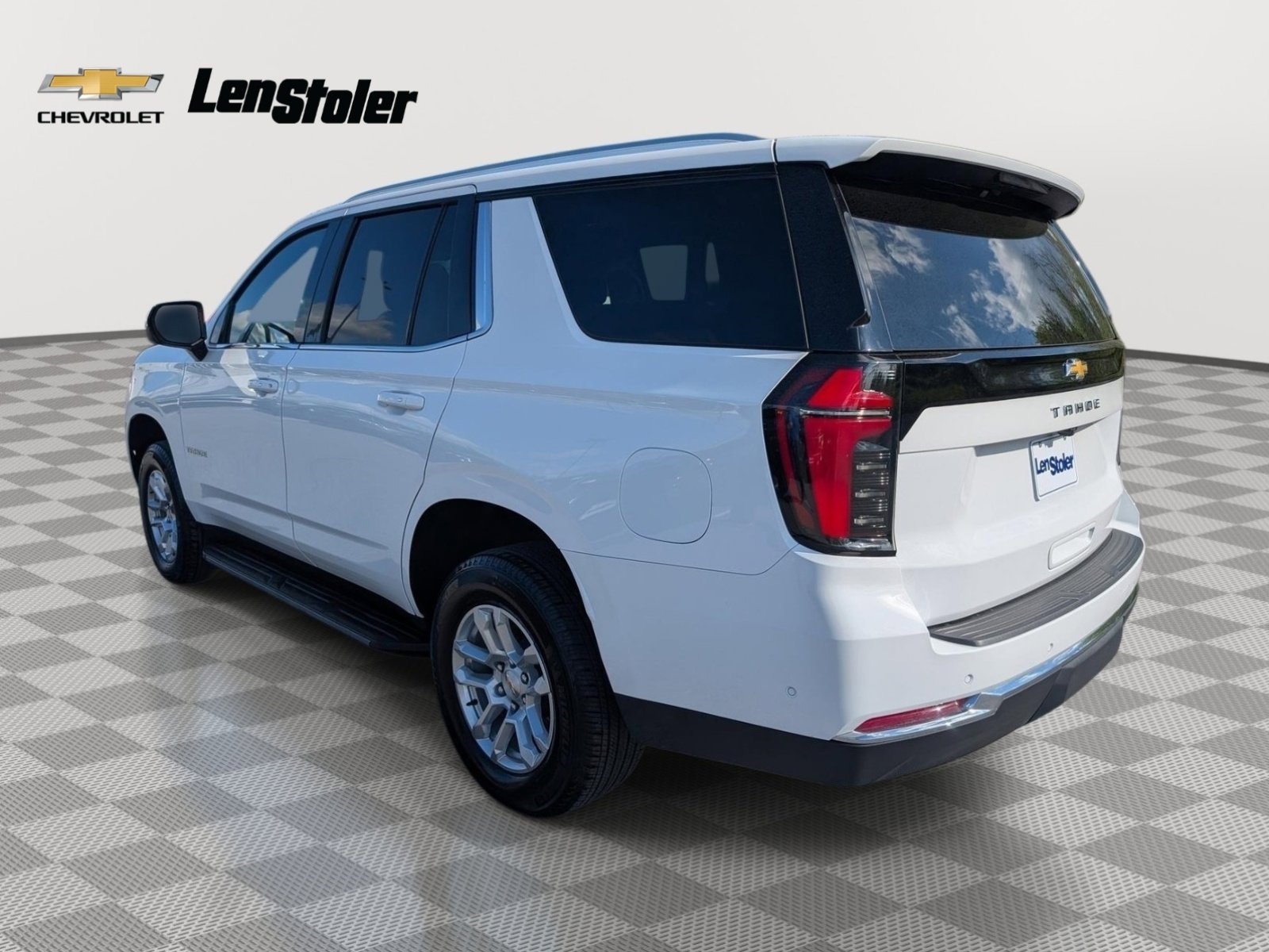 Used 2025 Chevrolet Tahoe LS AWD/4WD image 3