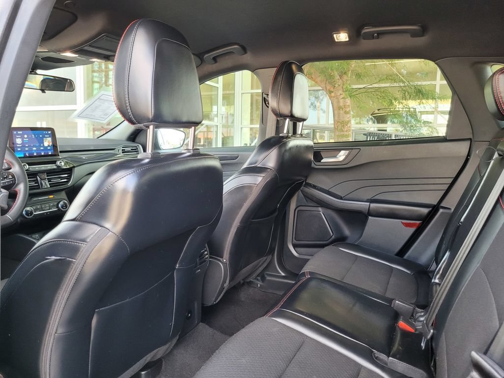 Used 2025 Ford Escape ST-Line FWD image 15