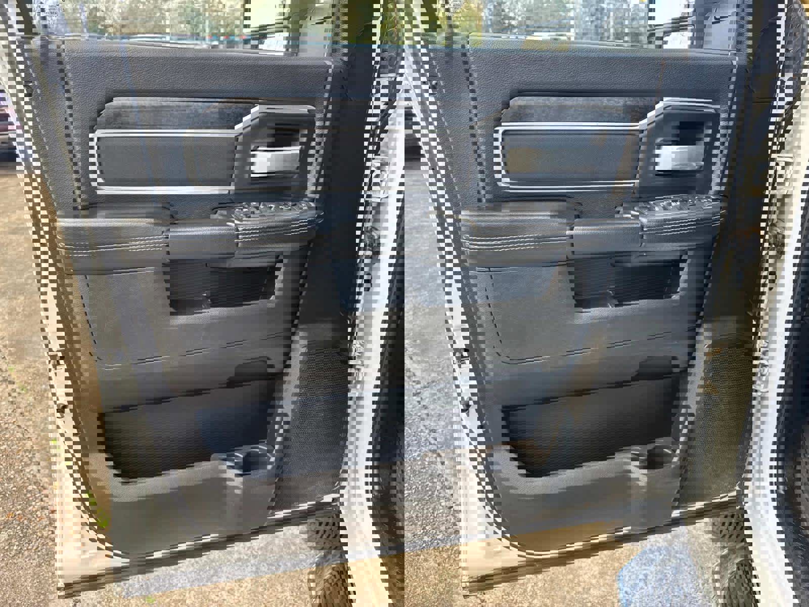 Used 2024 RAM 3500 Big Horn image 35