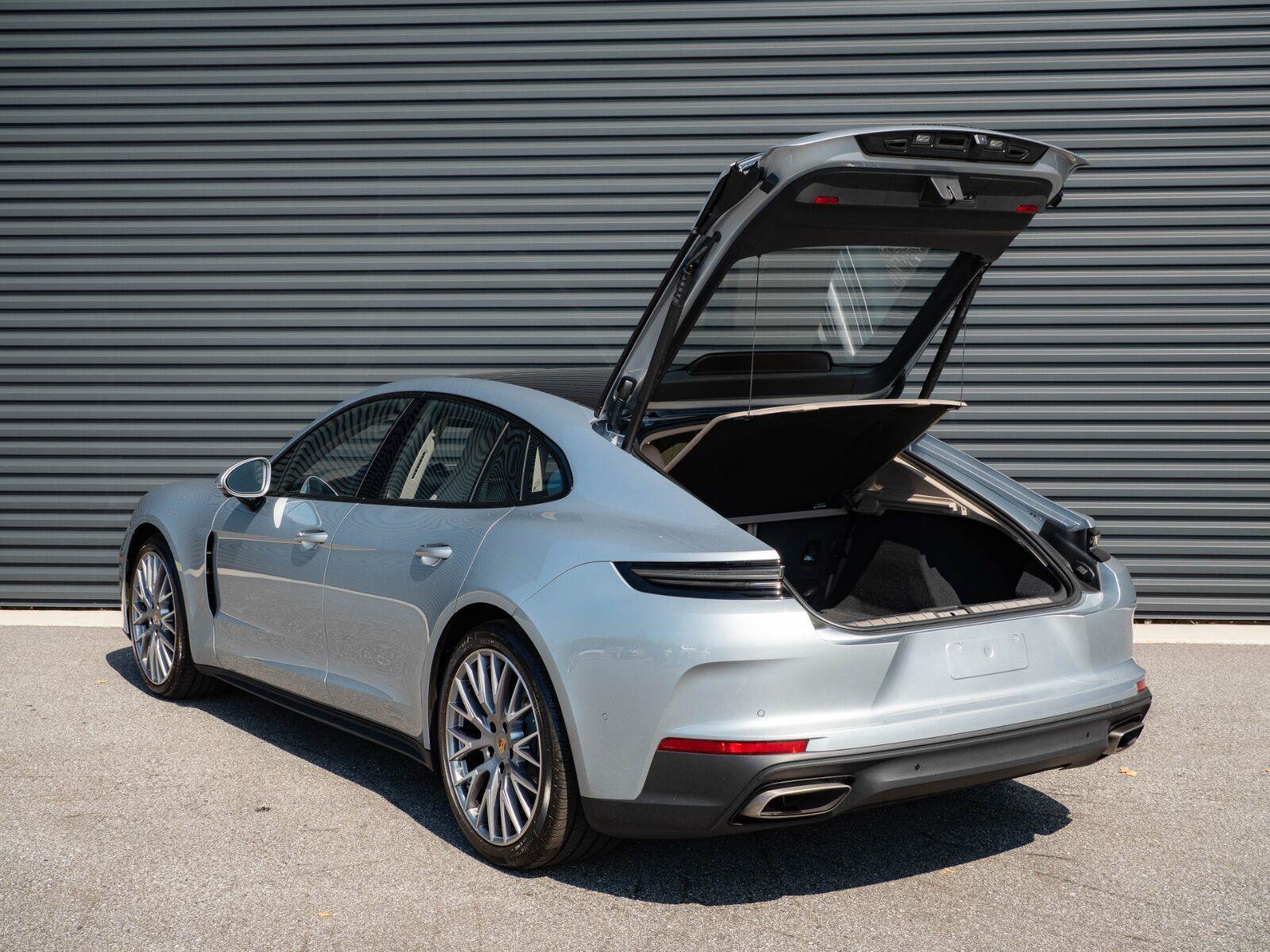 Certified 2026 Porsche Panamera 4 AWD/4WD image 33