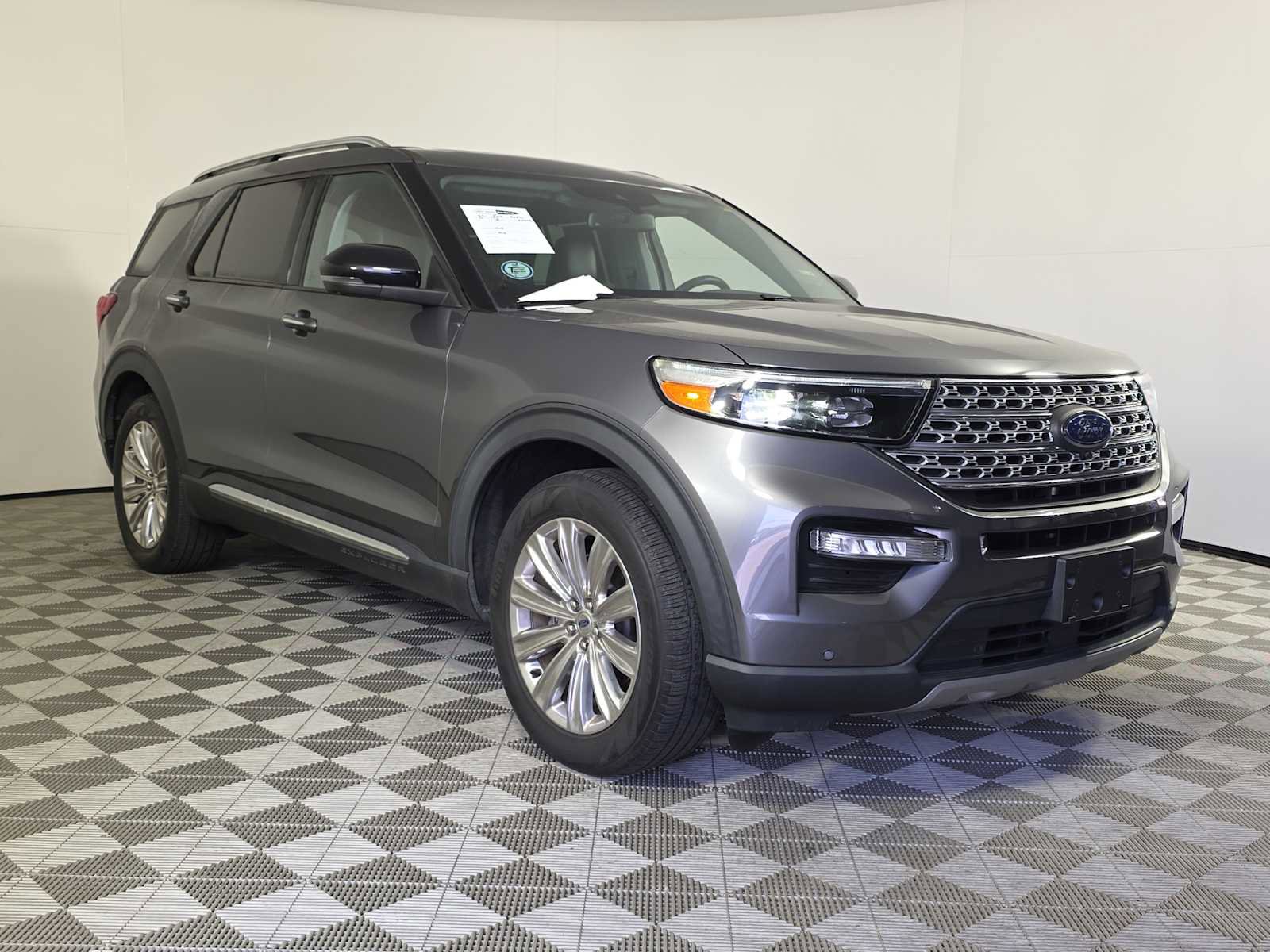 Used 2022 Ford Explorer Limited w/ Equipment Group 301A image 1