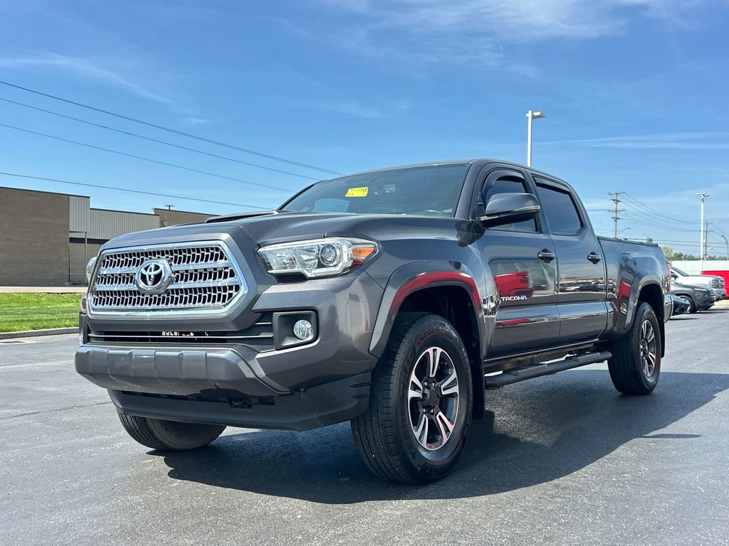 Used 2016 Toyota Tacoma TRD Sport w/ Towing Package AWD/4WD image 4