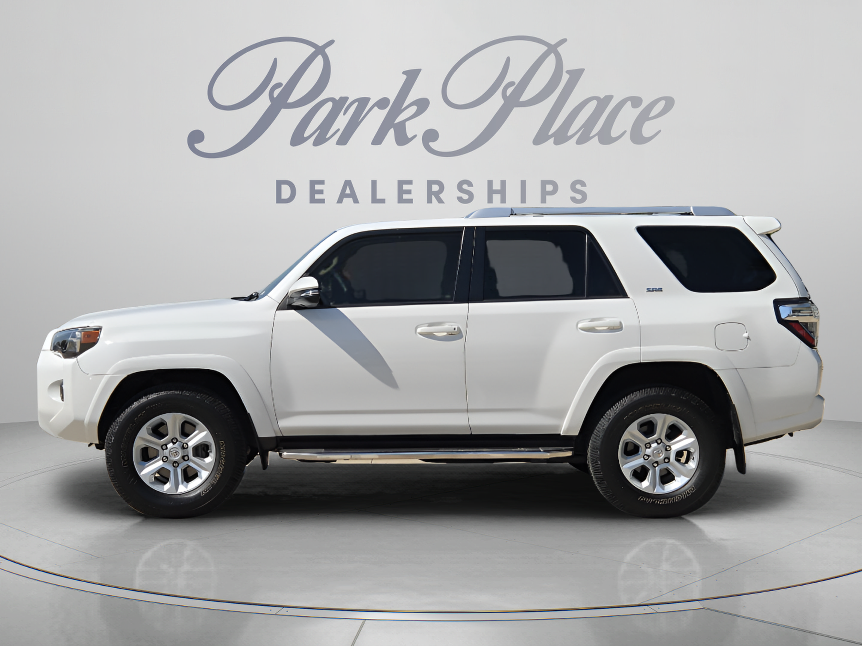 Used 2017 Toyota 4Runner SR5 Premium AWD/4WD image 2