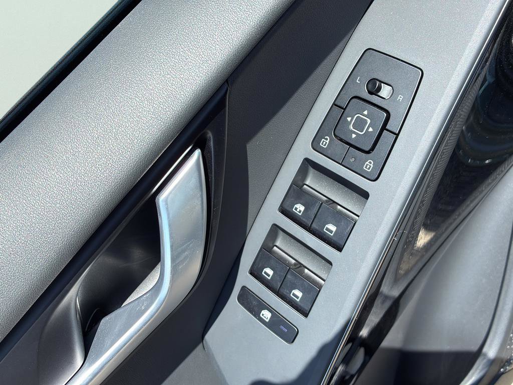 New 2025 Kia Niro EX image 21
