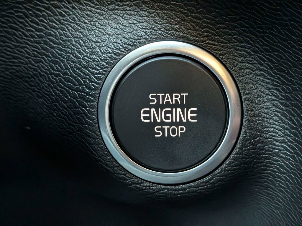 New 2026 Volvo XC40 B4 Core FWD image 30