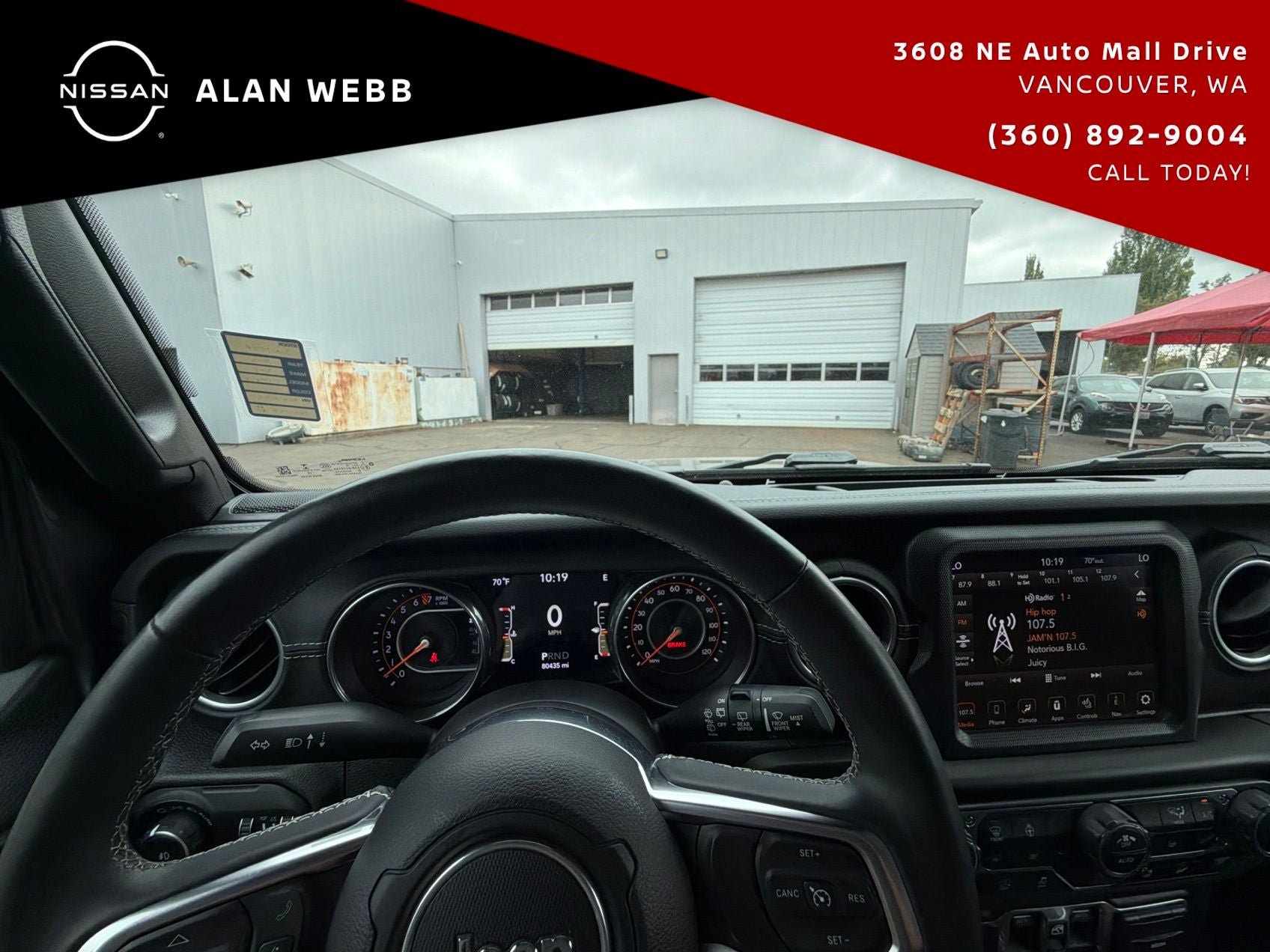 Used 2018 Jeep Wrangler Unlimited Sahara AWD/4WD image 17