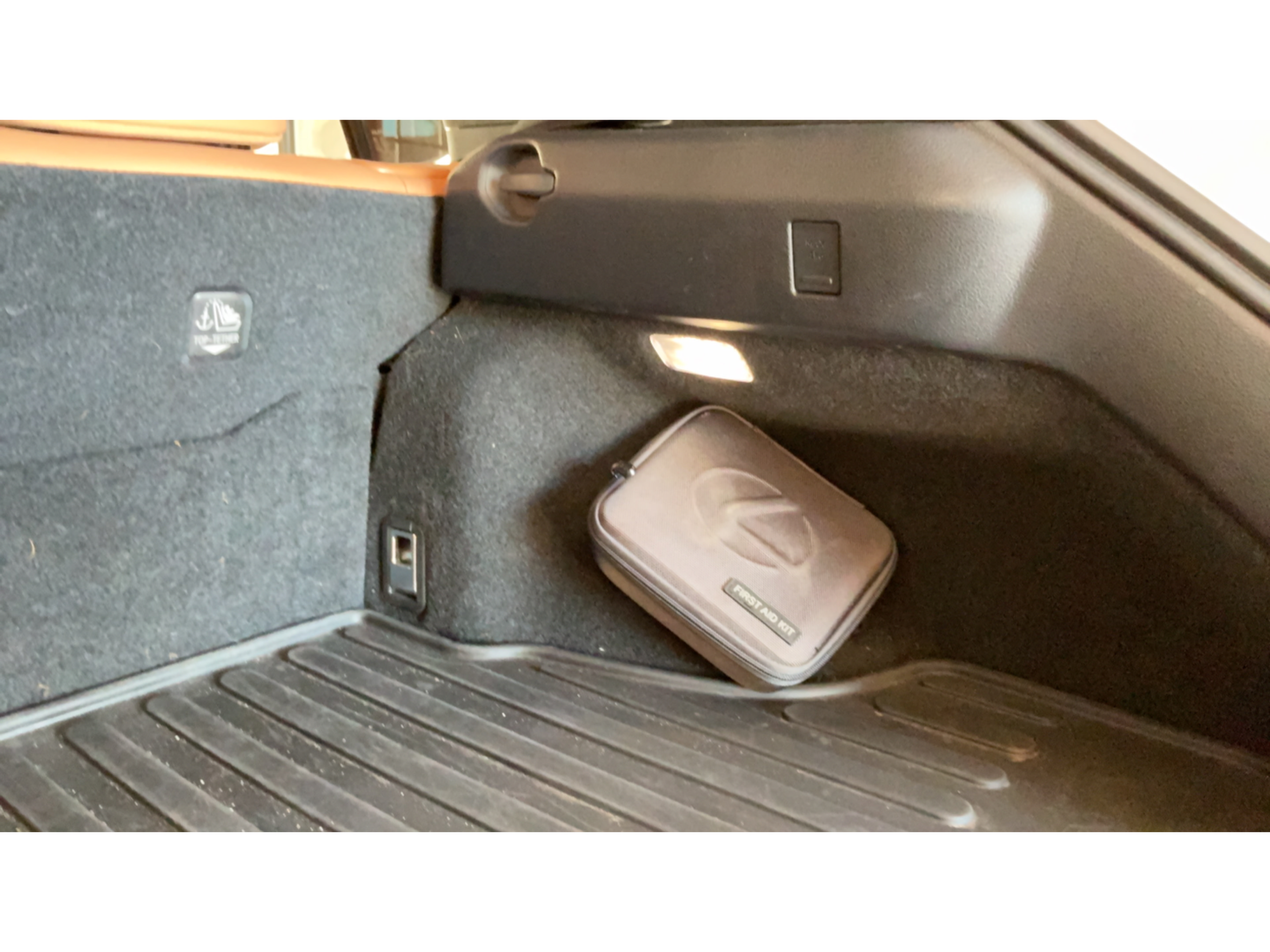 Used 2023 Lexus UX 250h AWD w/ Premium Package image 33