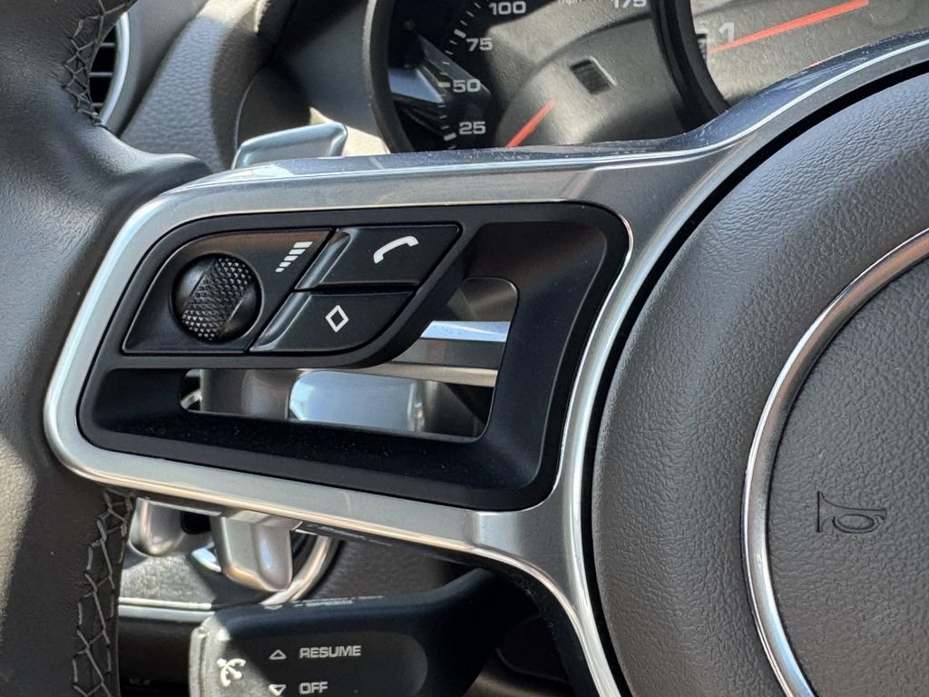 Used 2022 Porsche 718 Cayman w/ Premium Package RWD image 25