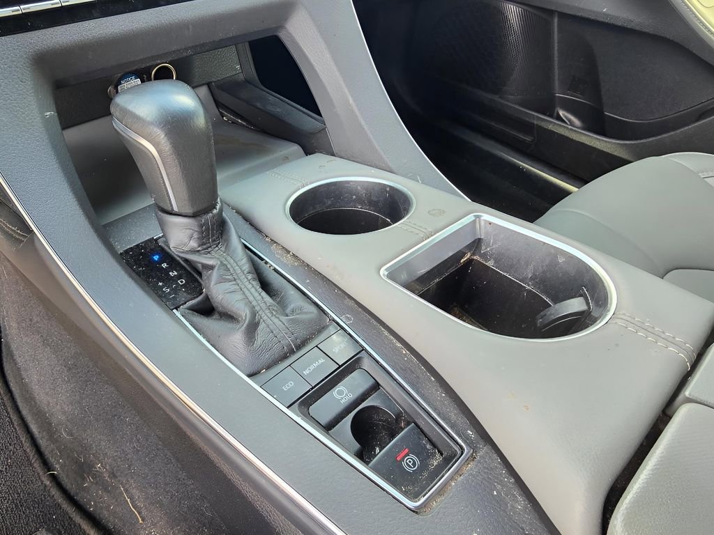 Used 2019 Toyota Avalon XLE w/ Carpet Mat Package FWD image 16