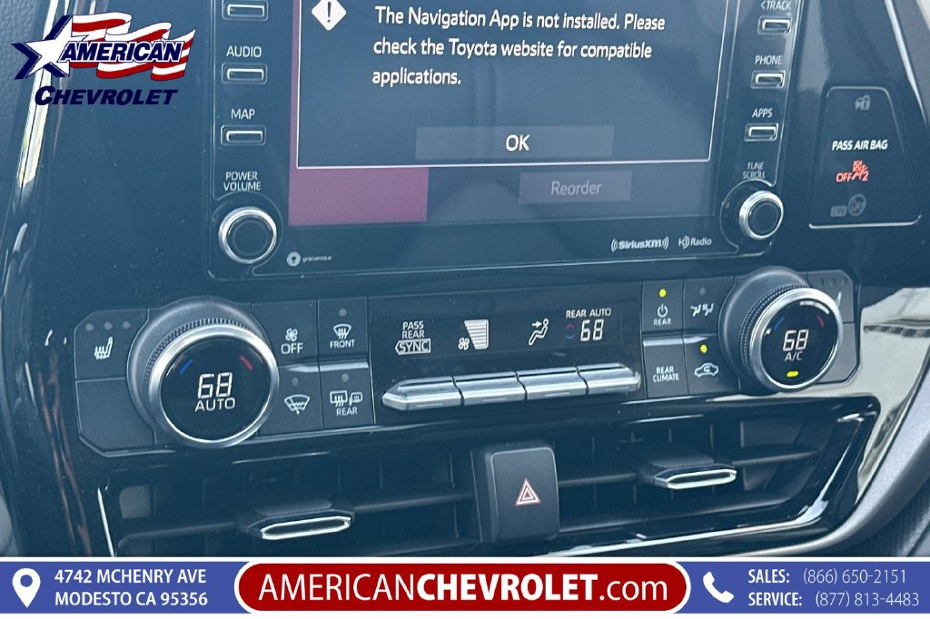 Used 2022 Toyota Highlander XLE AWD/4WD image 29