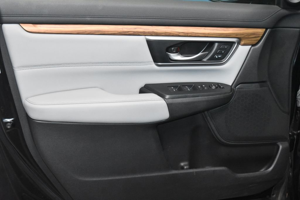 Used 2020 Honda CR-V Touring image 4