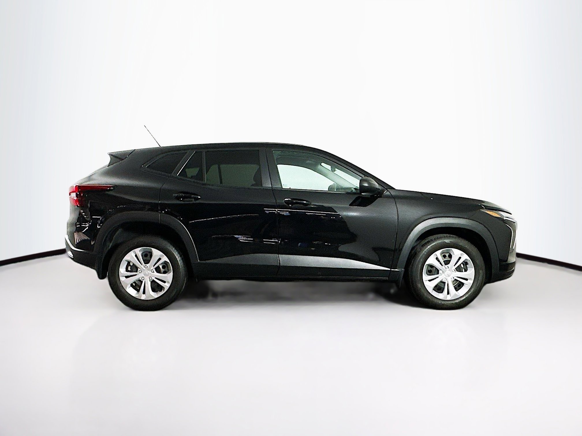Used 2025 Chevrolet Trax LS w/ Driver Confidence Package image 10